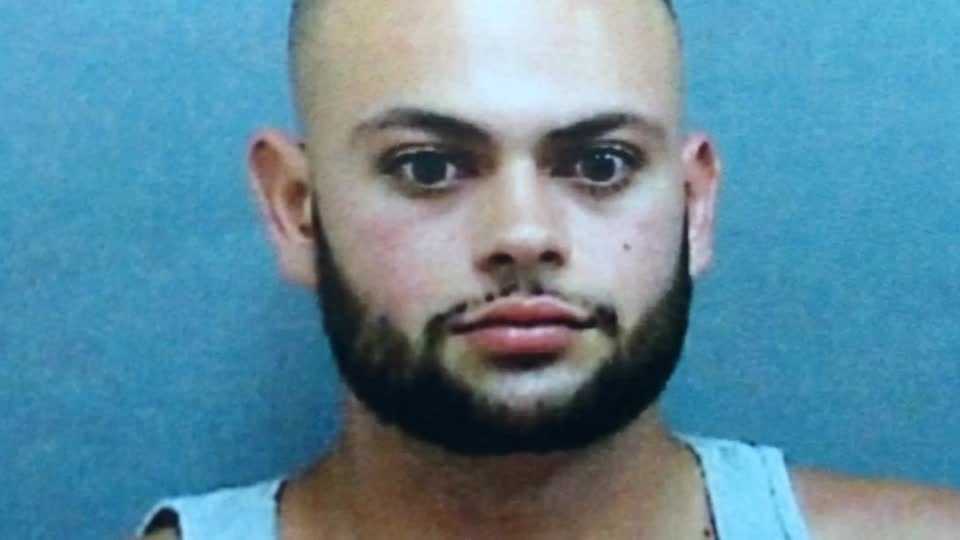 Man arrested for exposing himself to juveniles
