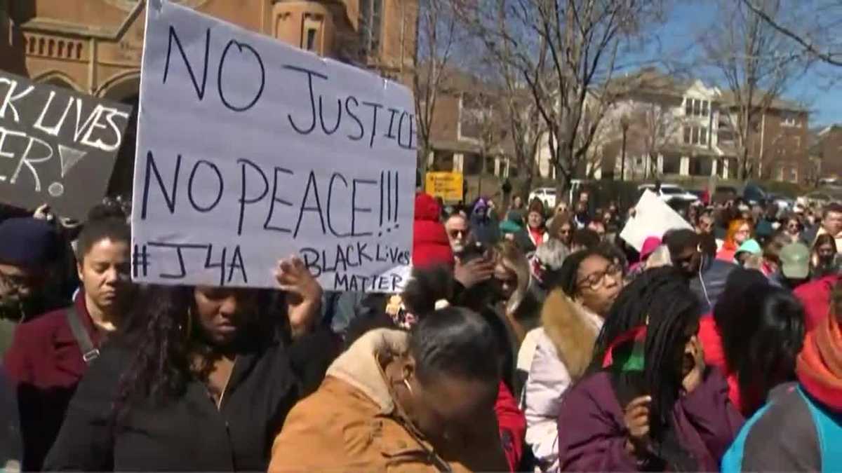Protesters march through Pittsburgh streets following solidarity