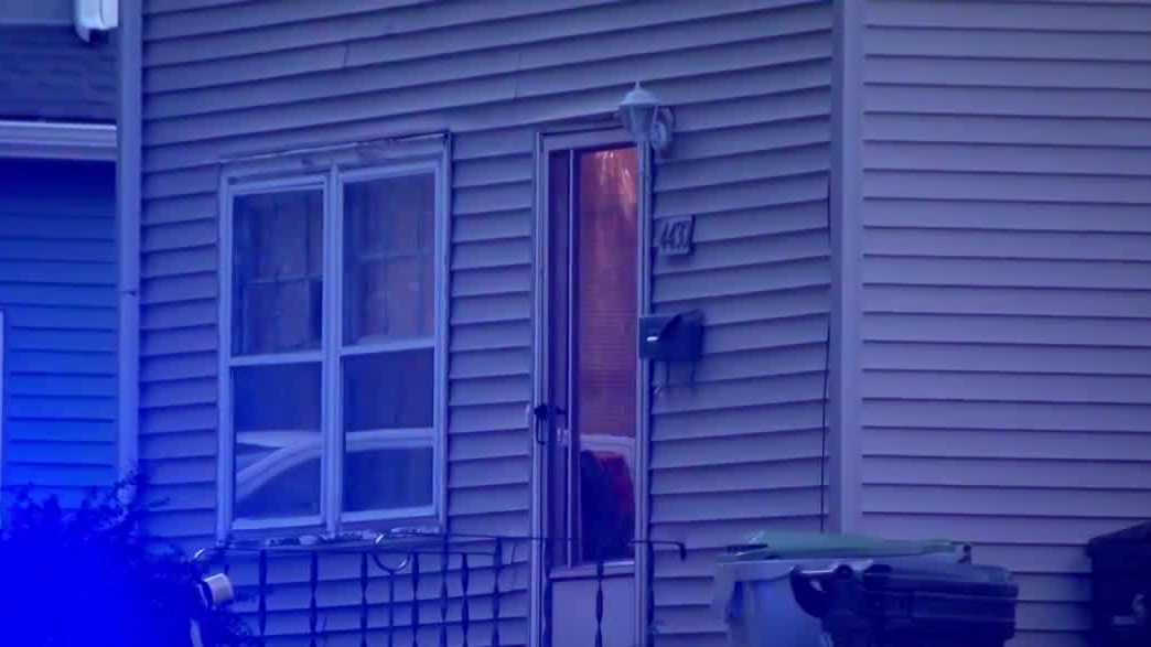 Milwaukee police investigate deadly double shooting early Thursday morning