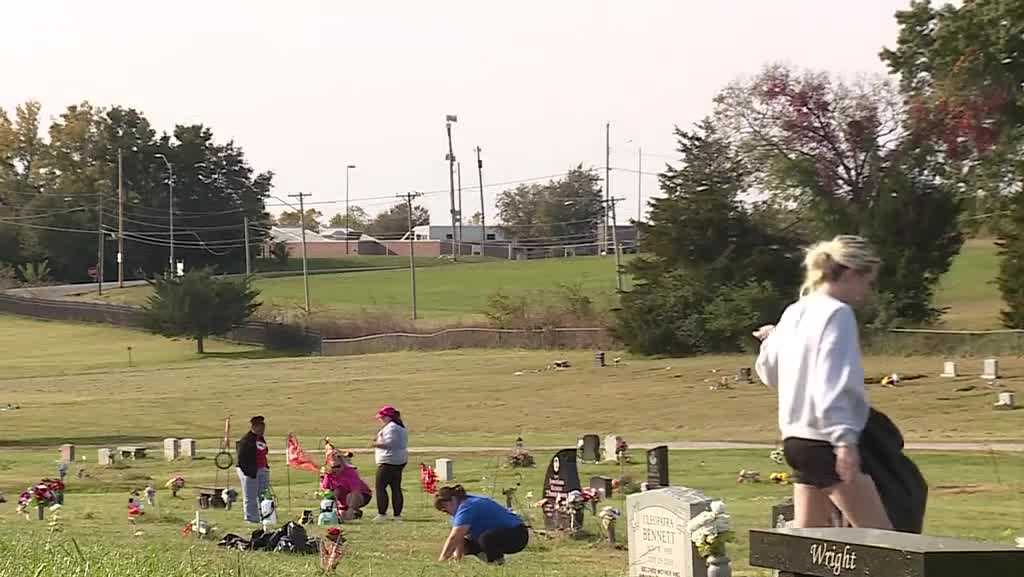 Volunteers clean neglected cemetery after grieving mother says she couldn't find daughter's grave