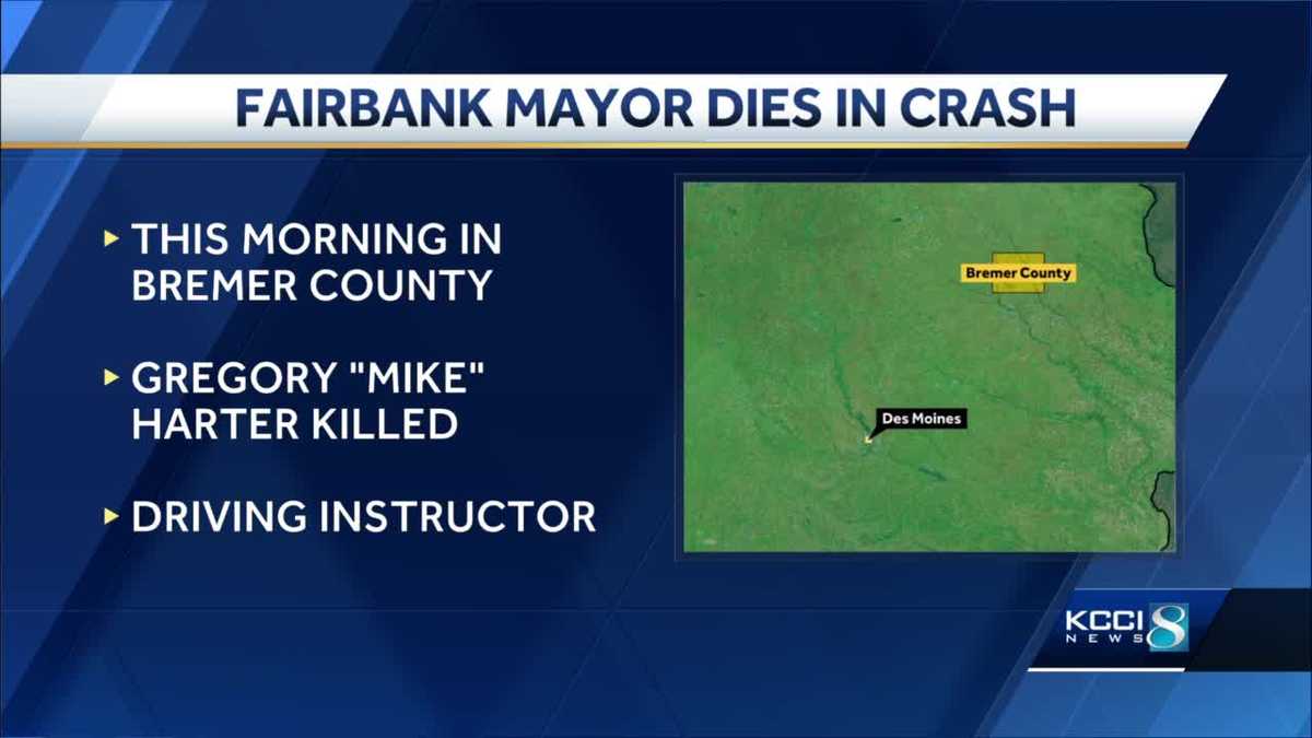Mayor of Fairbank, Iowa, dies in crash