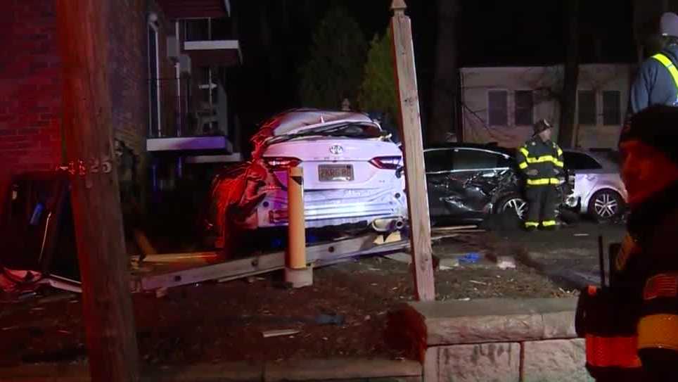 Car crashes into Revere apartment building