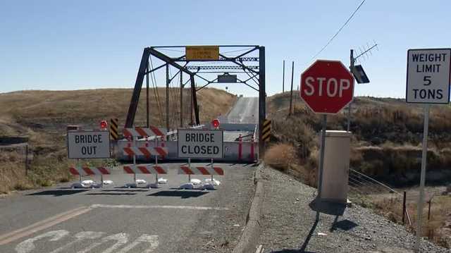 Broken stringers force emergency closure of bridge over Dry Creek - Vimarsana News