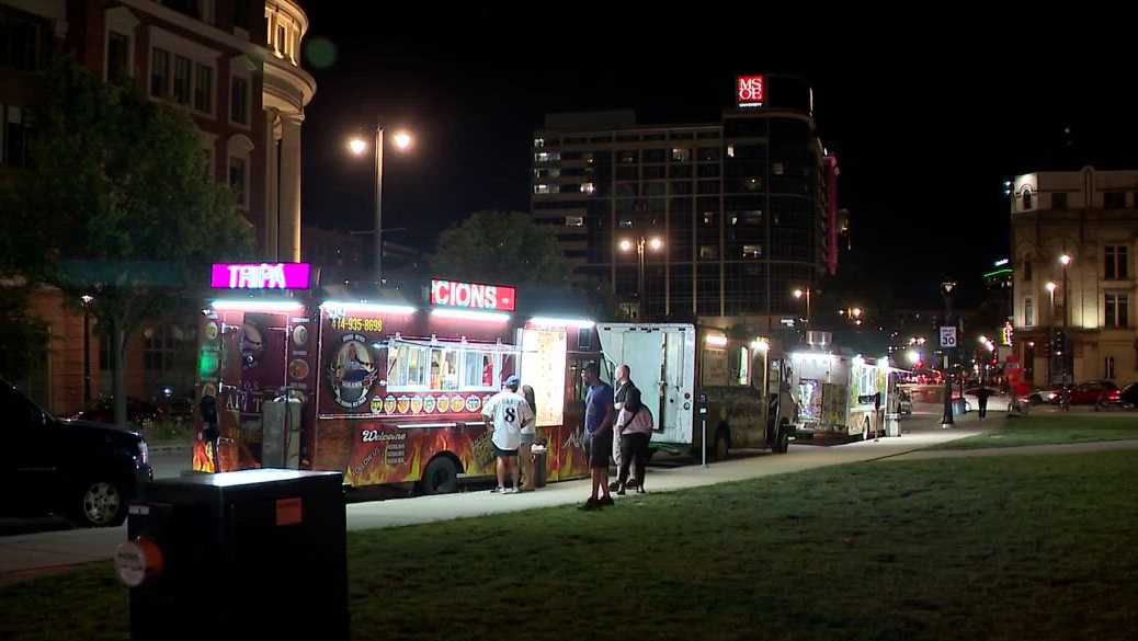 Milwaukee votes to repeal 10 p.m. downtown food truck curfew