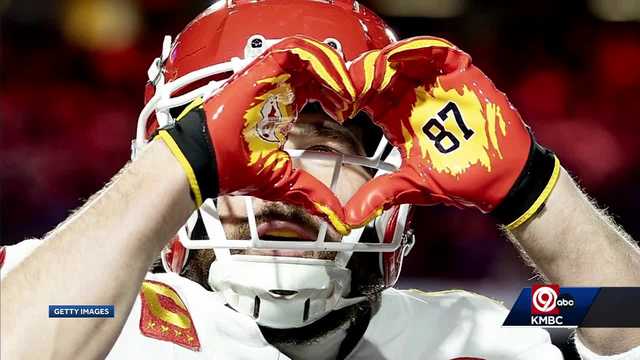 Travis Kelce's heart touchdown celebration inspires new T-Shirt - Vimarsana News