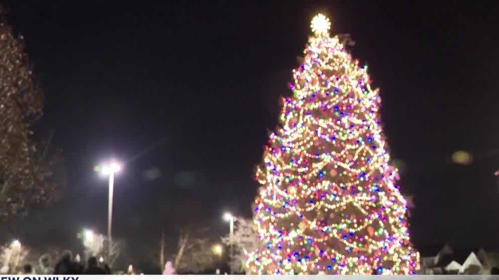 LOOK: Indiana's tallest outdoor Christmas tree is now lit