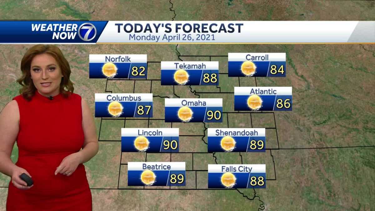 Hot and windy Monday, very high fire danger