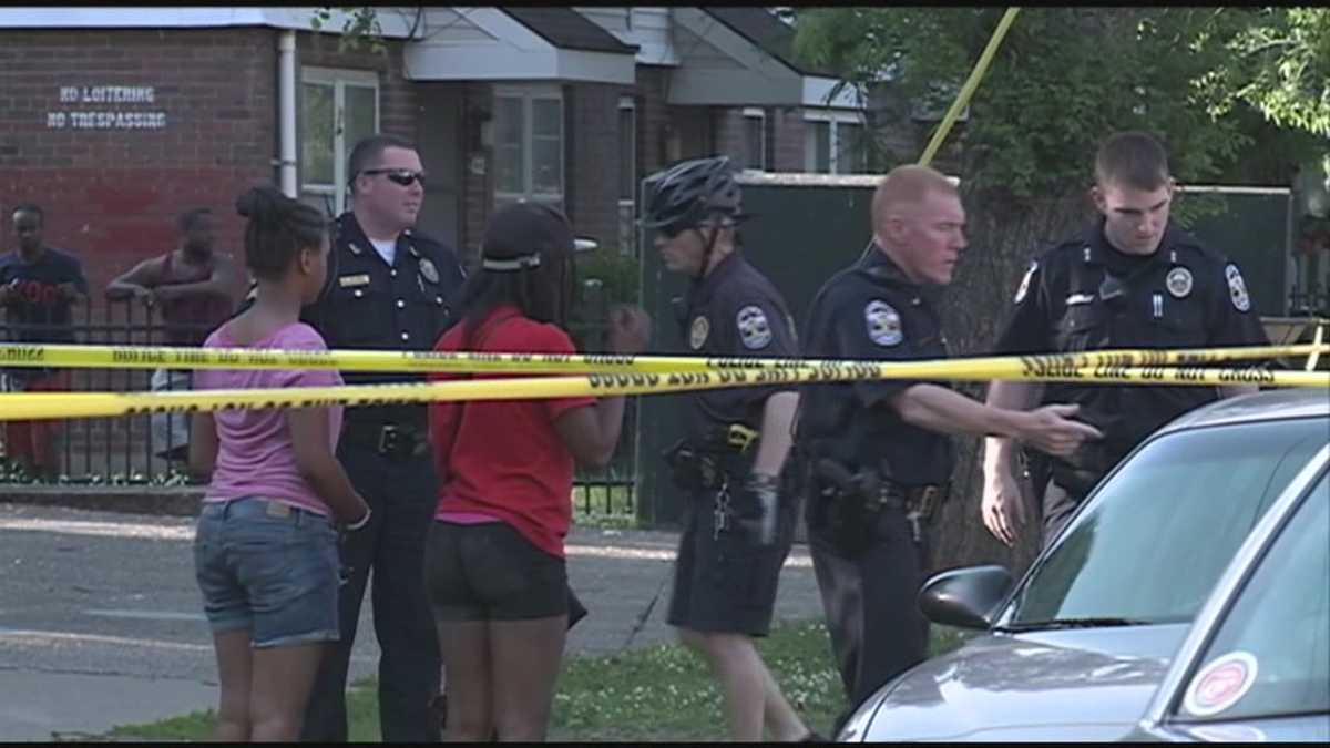 2 men slain in Beecher Terrace shooting