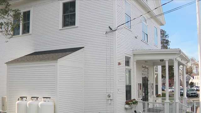 New Castle Town Hall closed over odd odor - Vimarsana News