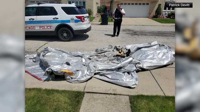 Plane evacuation slide falls into Chicago neighborhood near O'Hare - Vimarsana News