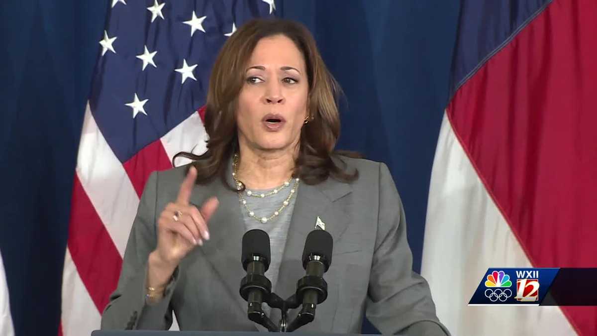 North Carolina: Kamala Harris holds rally at Dudley High School