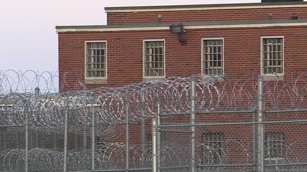 State lawmakers visit women's prison amid DOJ investigation