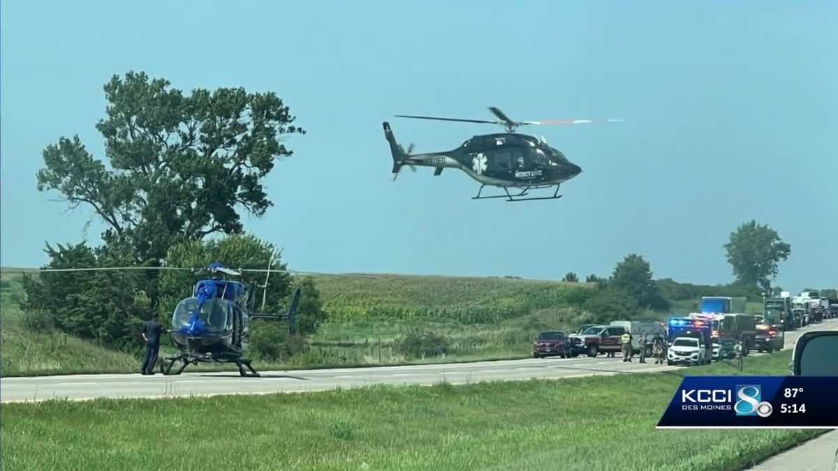 Wisconsin congressman aids injured boy after Iowa crash