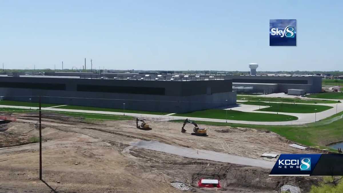 Altoona mayor Facebook submits plans to expand again