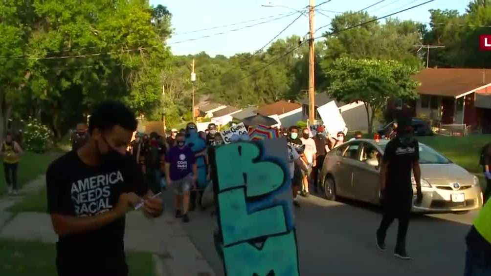 Des Moines BLM protesters march to city council members' homes