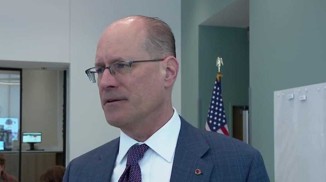 Milwaukee community supports Fire Chief Aaron Lipski's reappointment