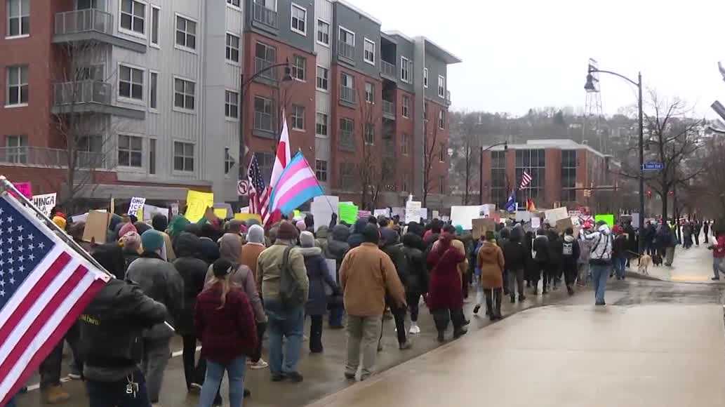 Hundreds march to ICE offices in Pittsburgh following Minneapolis ...