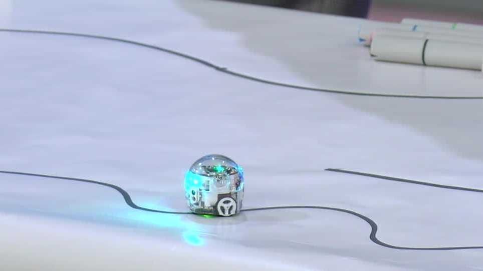 Experimenting with robots: In the studio with Make, Bake & Destroy