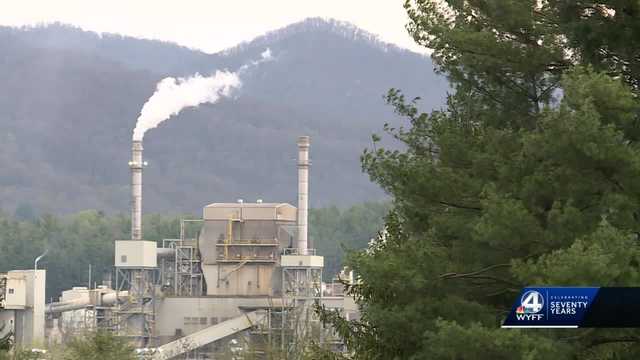 NC Governor makes stop in Canton to address those impacted by Pactiv Evergreen Mill closure - Vimarsana News