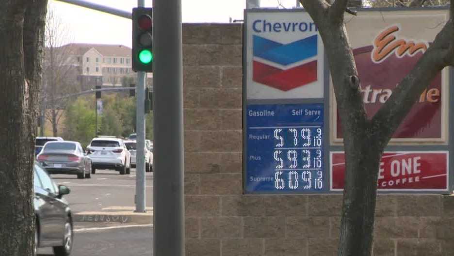 california-lawmakers-set-to-announce-400-gas-rebate-proposal