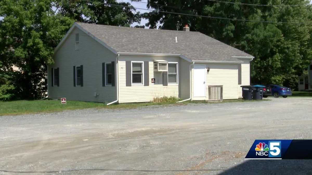 Castleton student accused of stabbing 3 people pleads not guilty