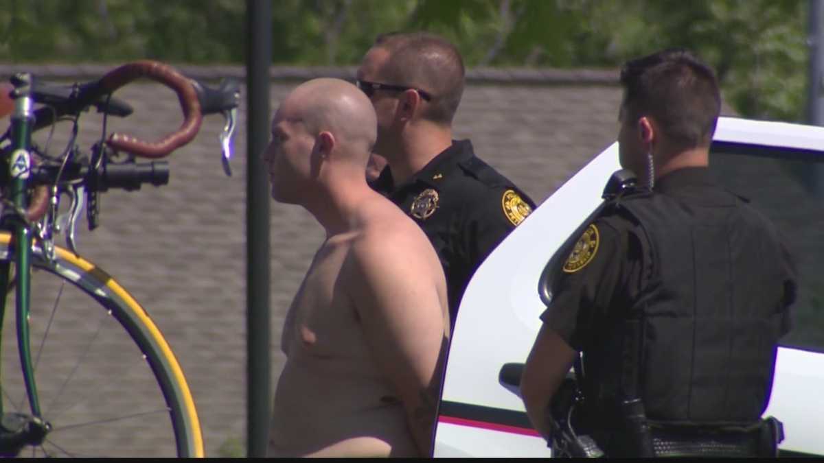 Bank robbery, police chase land suspect in custody