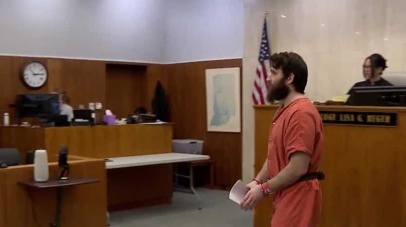 Southern Indiana man accused of serial voyeurism pleads not guilty
