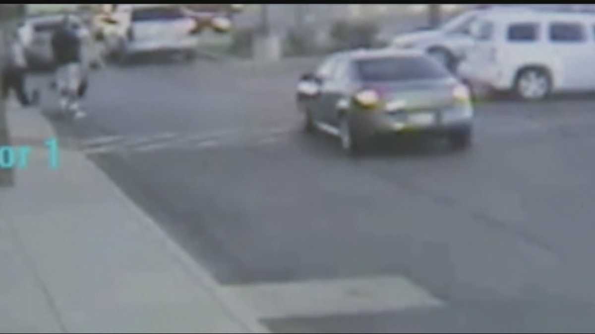2 teens arrested after robbery at Walgreens