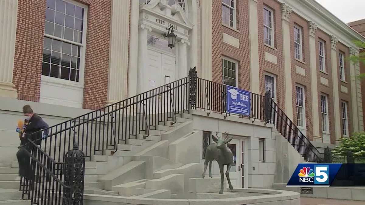 Burlington's mayoral candidates trying to stand out in crowded race
