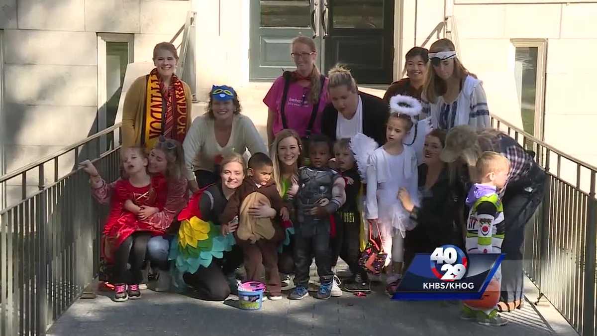 Children with autism trickortreat at UA