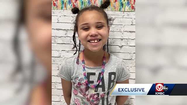Family holds balloon release for 6-year-old Adeline Stewart who drowned at Oceans of Fun - Vimarsana News