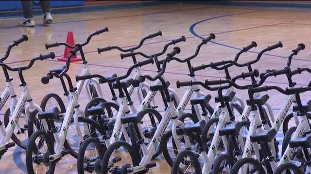 Surprise bicycle delivery made at Pittsburgh elementary school - Vimarsana News