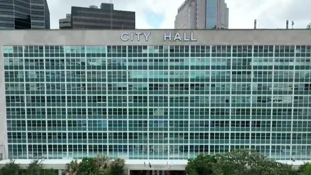 'Past their useful lives': New Orleans begins public process to decide city hall's future