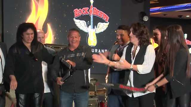 KISS members Gene Simmons, Paul Stanley open up Rock & Brews restaurant in Milwaukee - Vimarsana News