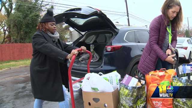Baltimore school delivers Thanksgiving meals to families in need - Vimarsana News