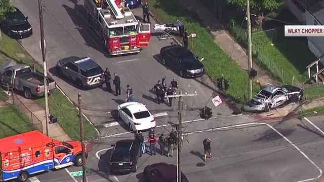 LMPD: Multiple injured after car theft turns into pursuit ending in crash - Vimarsana News