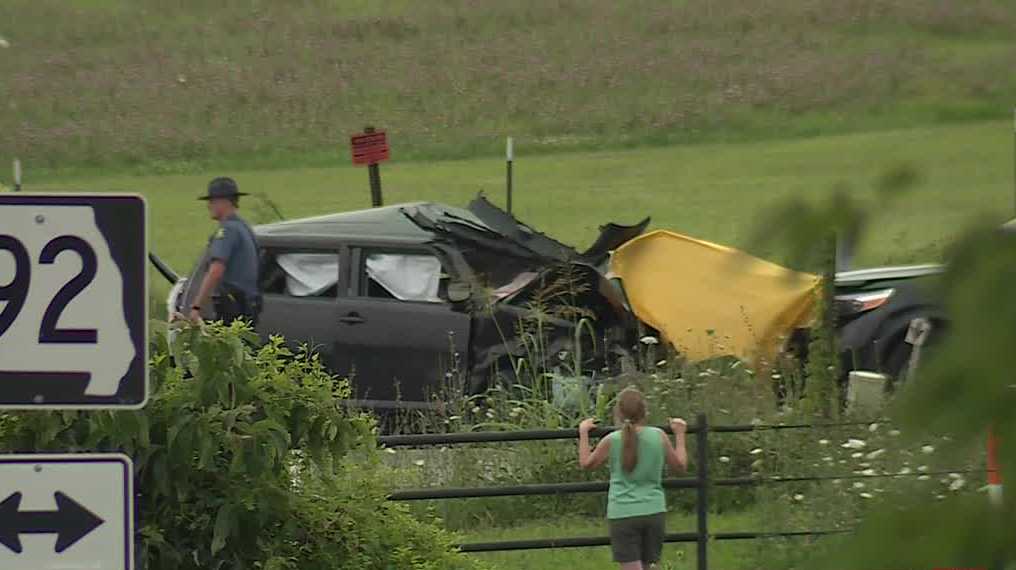 2 dead in crash involving school bus in Clay County, Missouri - KMBC