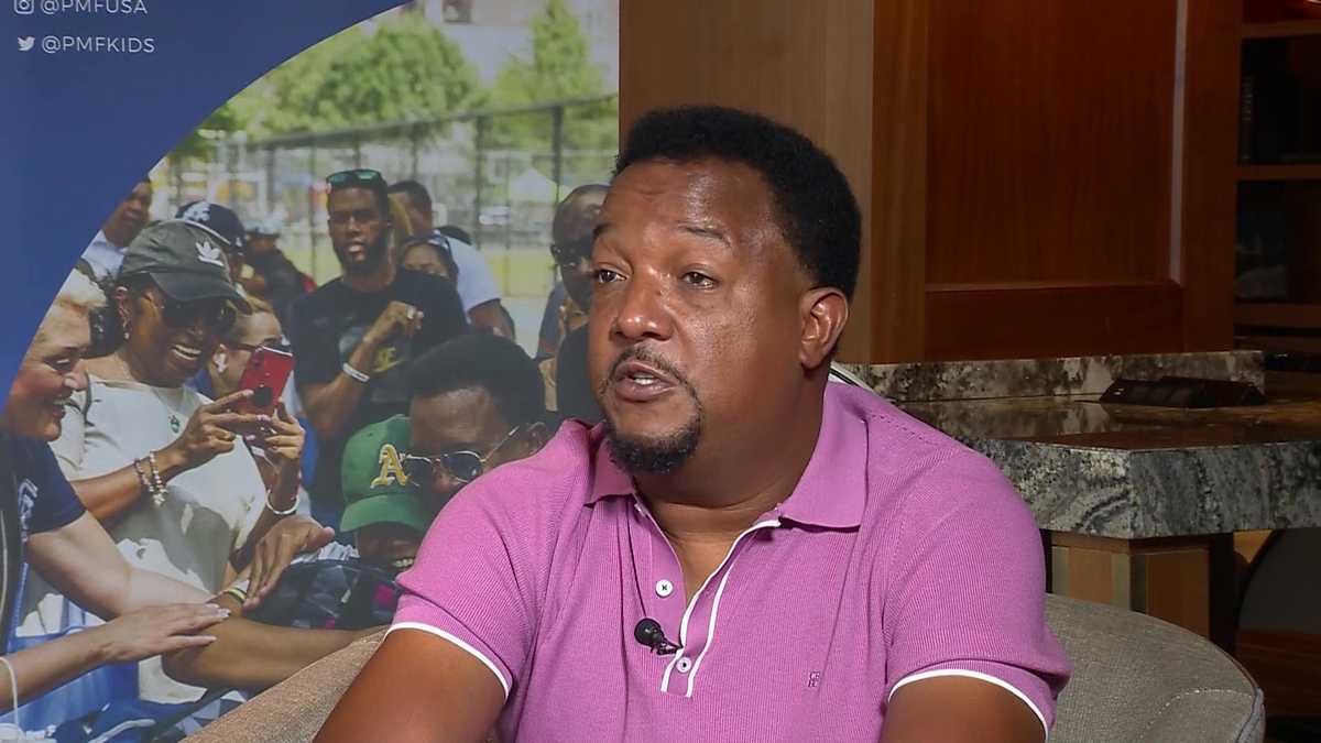 Pedro Martinez building hope in the Dominican