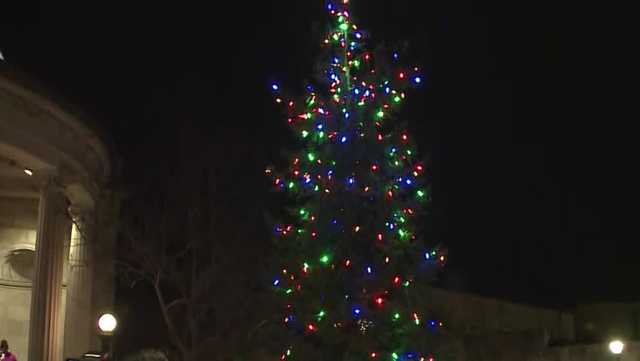'We need to be united': Waukesha comes together for first Night of Lights - Vimarsana News