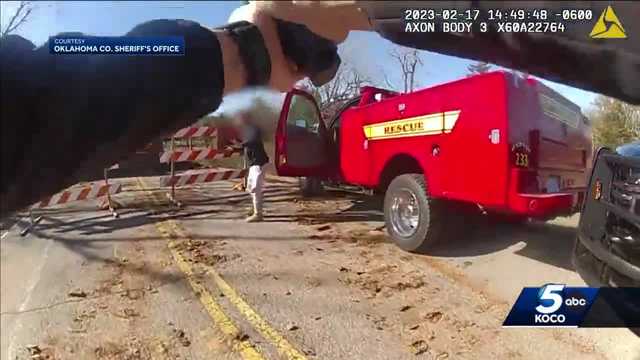 Body cam shows Oklahoma deputies catch woman who stole fire truck - Vimarsana News