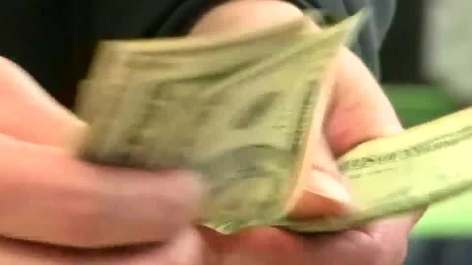 Pandillas sudamericanas atacan a clientes de bancos y roban dinero