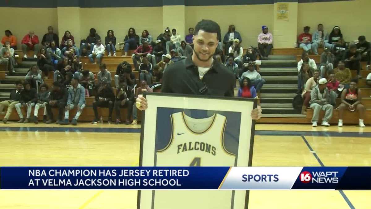 Velma Jackson retires Quinndary Weatherspoon's Number 4