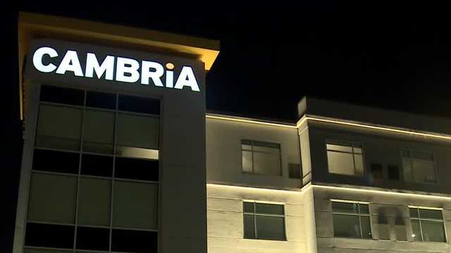 Downtown Milwaukee hotel faces foreclosure