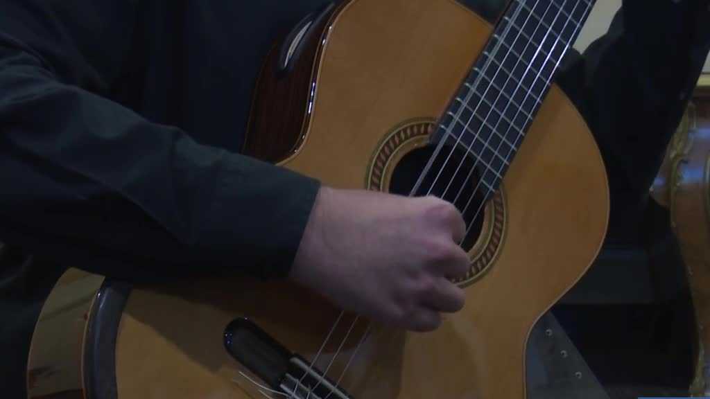 Louisville Guitar Society's 'Play it Forward' to provide instruments to