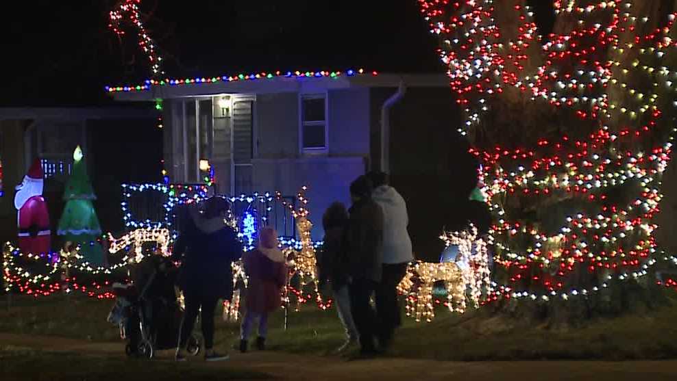 Candy Cane Lane opens in West Allis on Nov. 24