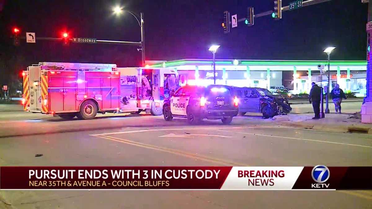 Pursuit and crash in Council Bluffs