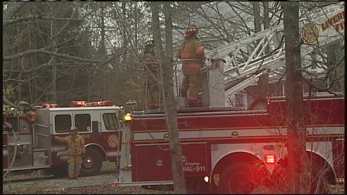 Fire damages barn in Livermore Falls