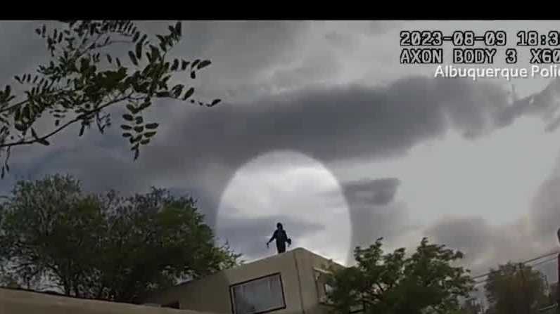 Juvenile arrested after running from Albuquerque police