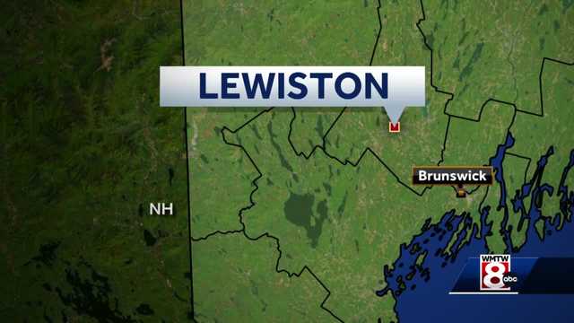 Turner man dies after crashing into Lewiston building - Vimarsana News
