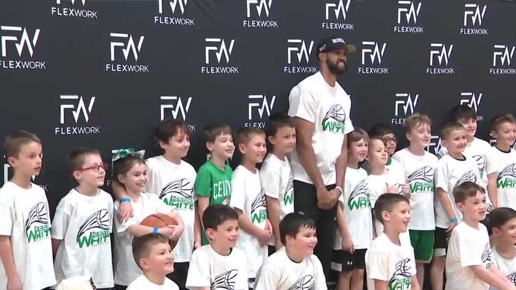 Derek White hosts youth basketball camp for 600 kids in Derry, NH